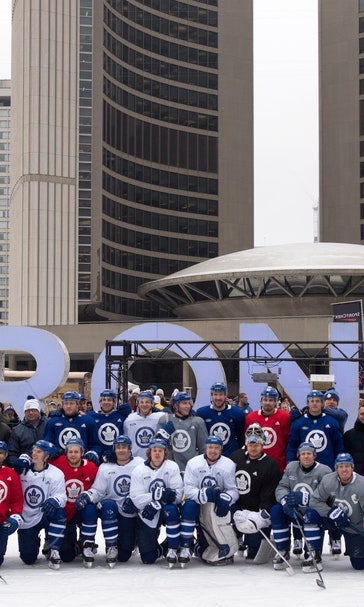 Maple Leafs ride subway to city hall outdoor practice